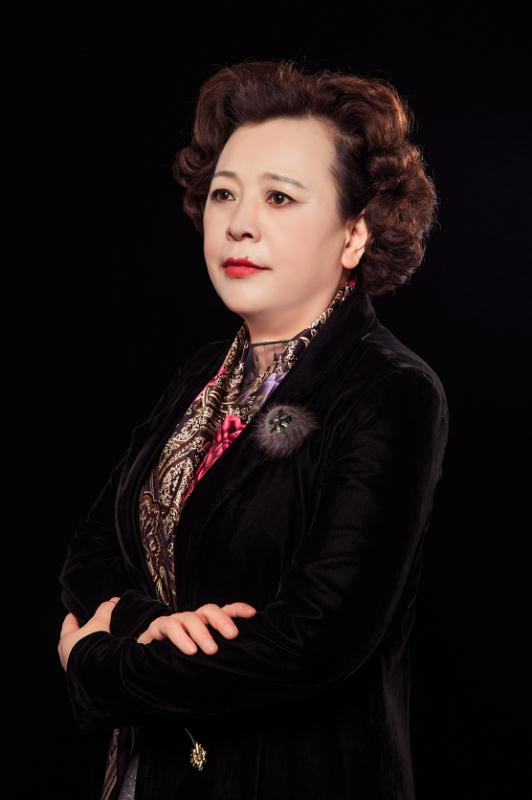 我是洛德尔品牌创始人，有需要服装找我.，电话：18358597668扬总