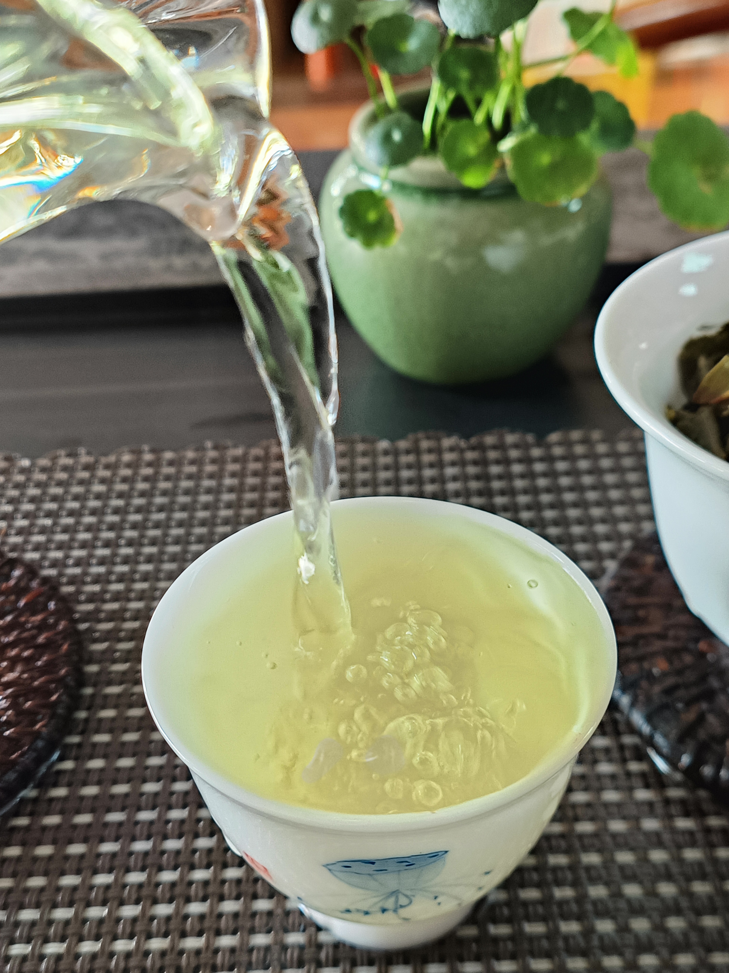 🎁 有人问送礼送什么好，我说：送茶不会错，送茶更有心