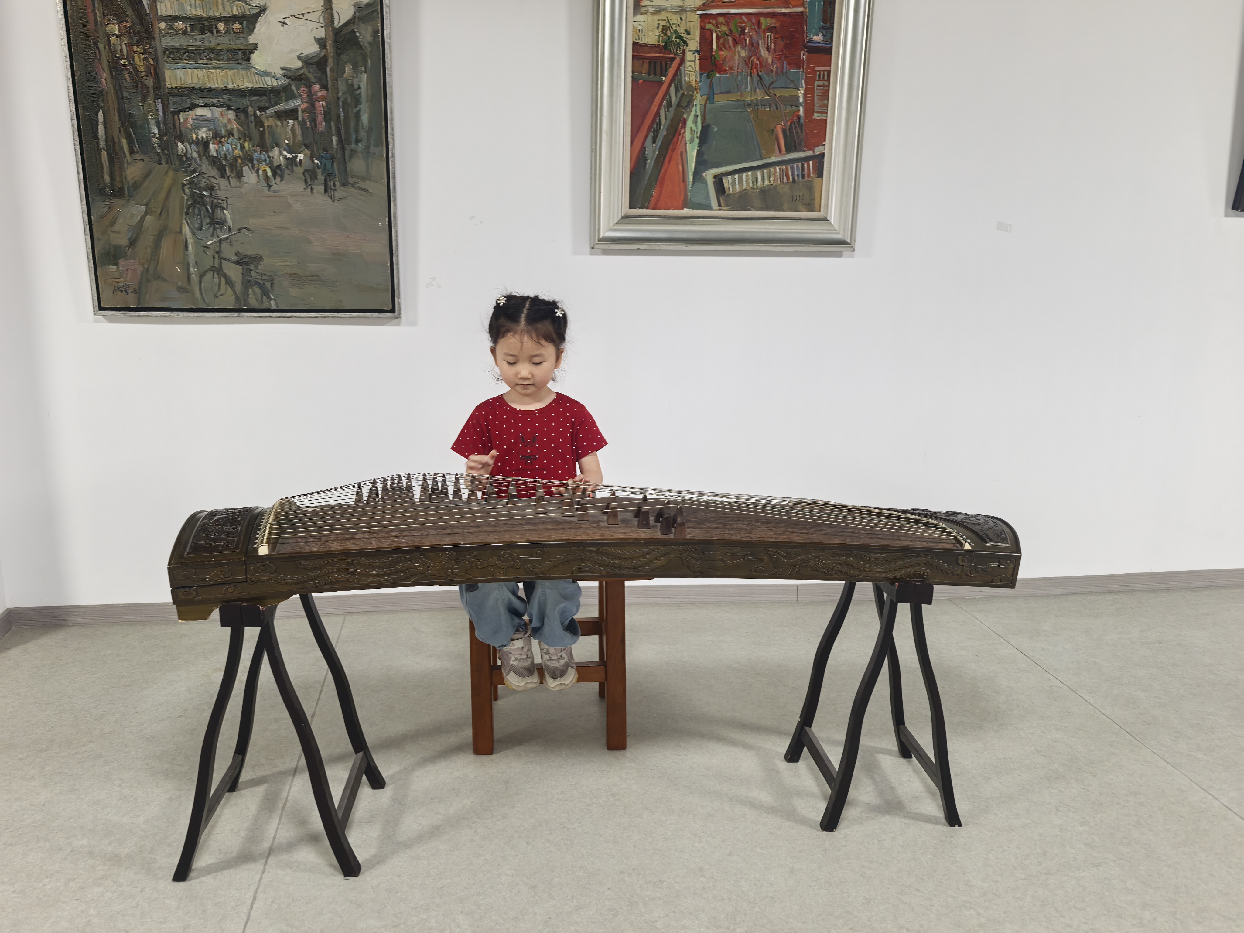  画展有画，茶席有茶，好友有你
来展厅小坐，看画喝茶，闲话半日[咖啡]