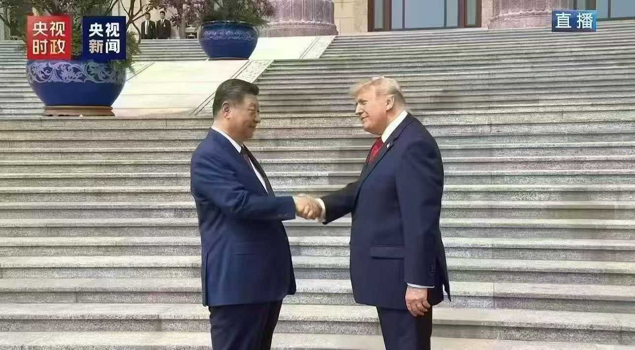 生意，是谈出来的，不是在手机里“打”出来的。
见面，是顶级诚意的唯一标准。
我带着方案，你带着想法，