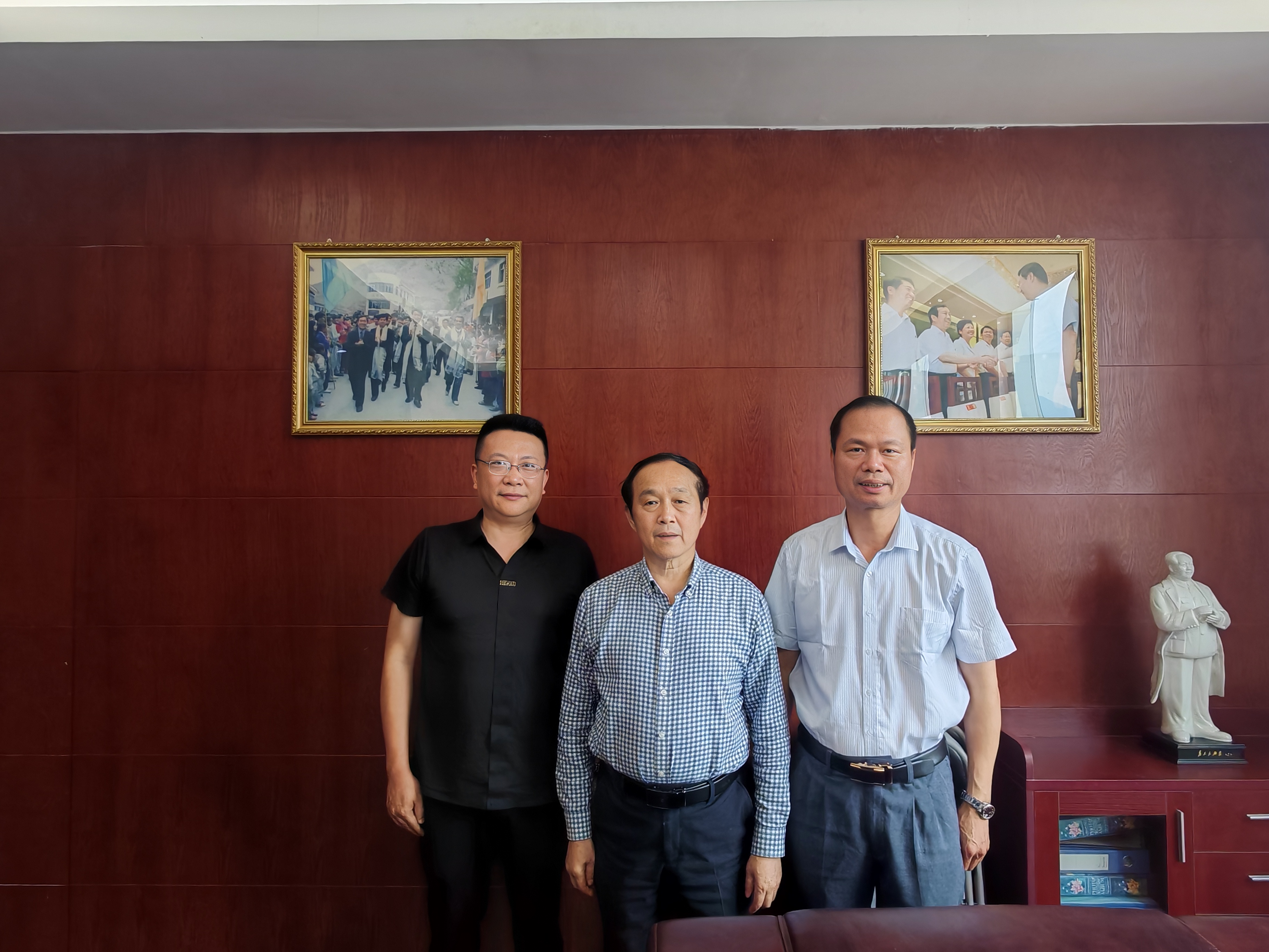 《到宁德市政协之友联谊会参观》
    5月12号，泉州东亮企业杨志勇，泉州市张氏源流文化交流中心张