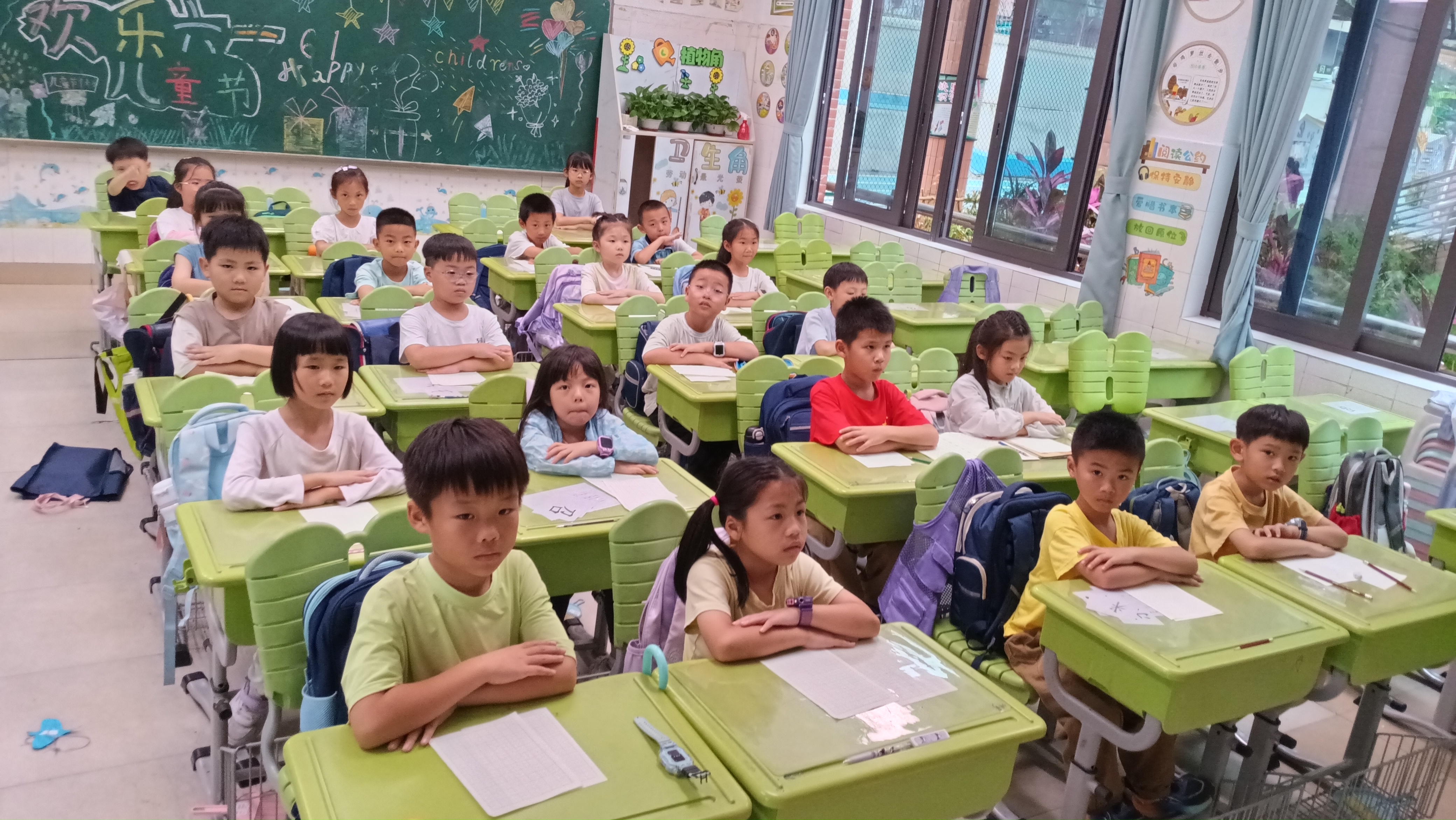 📜校内书法社团｜本学期圆满结营！
静心练字，涵养品格
日复一日的坚持，换来字迹蜕变与成长
课堂收官，