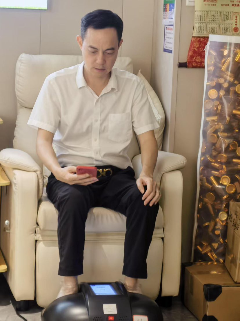 生活不会辜负每一位坚持的人[拥抱]