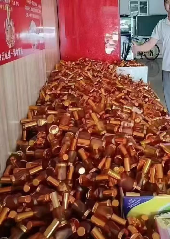 愿我拥有无量的智慧与慈悲，愿我拥有无量的财富与健康，以利益无量的众生，智慧让人不迷惑，慈悲让人不较劲