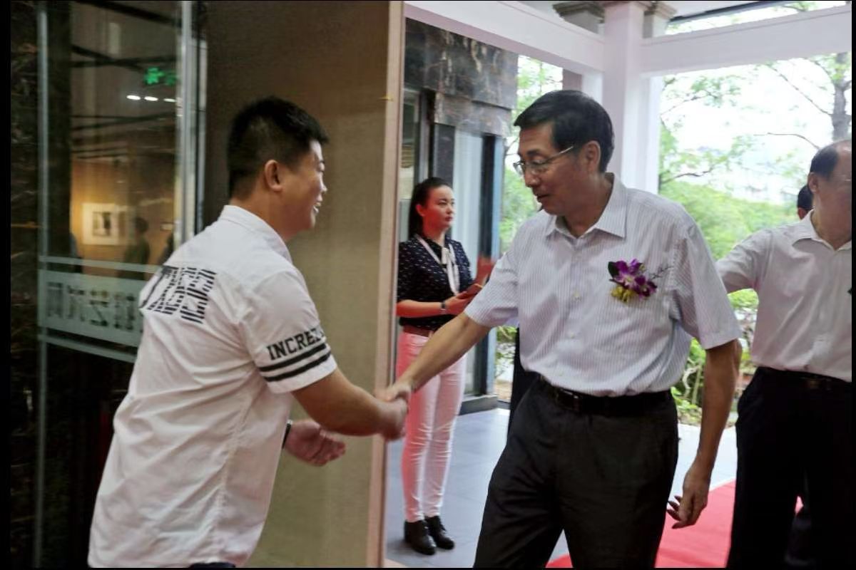 厦门政协原主席张健参加张雄书画院活动