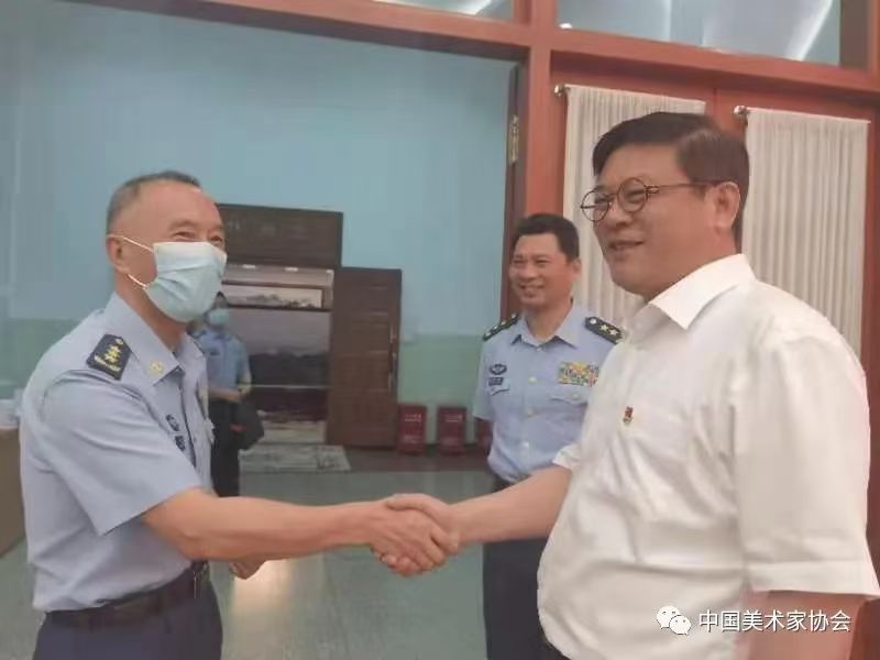 徐里应邀在空军大讲堂讲述“美术经典中的百年党史”空军司令员丁来杭：会见了徐里书记
