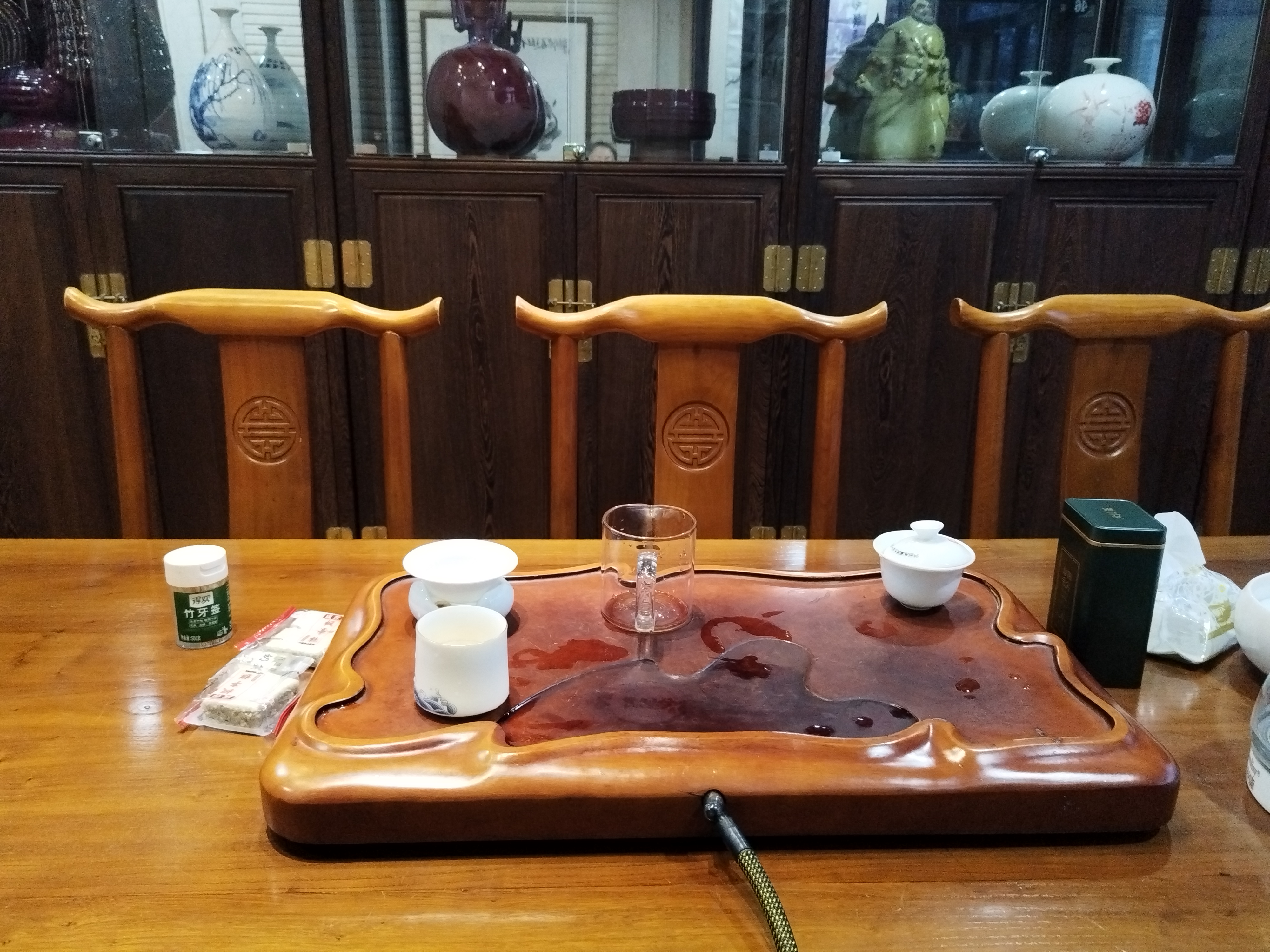 吃过饭有空的朋友过来喝茶，厦禾路819号，联系18959232109