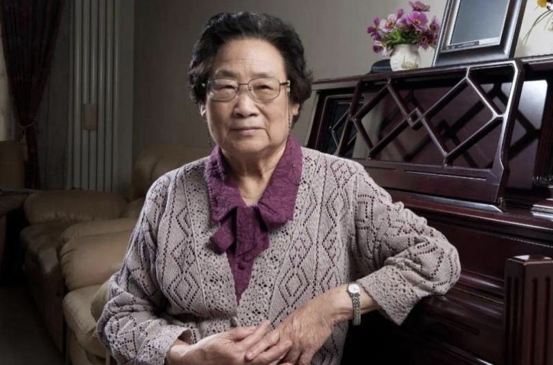 听播客：《香江畫刊》真元文學專欄
 
蒿草懷仁，岐黃覺醒