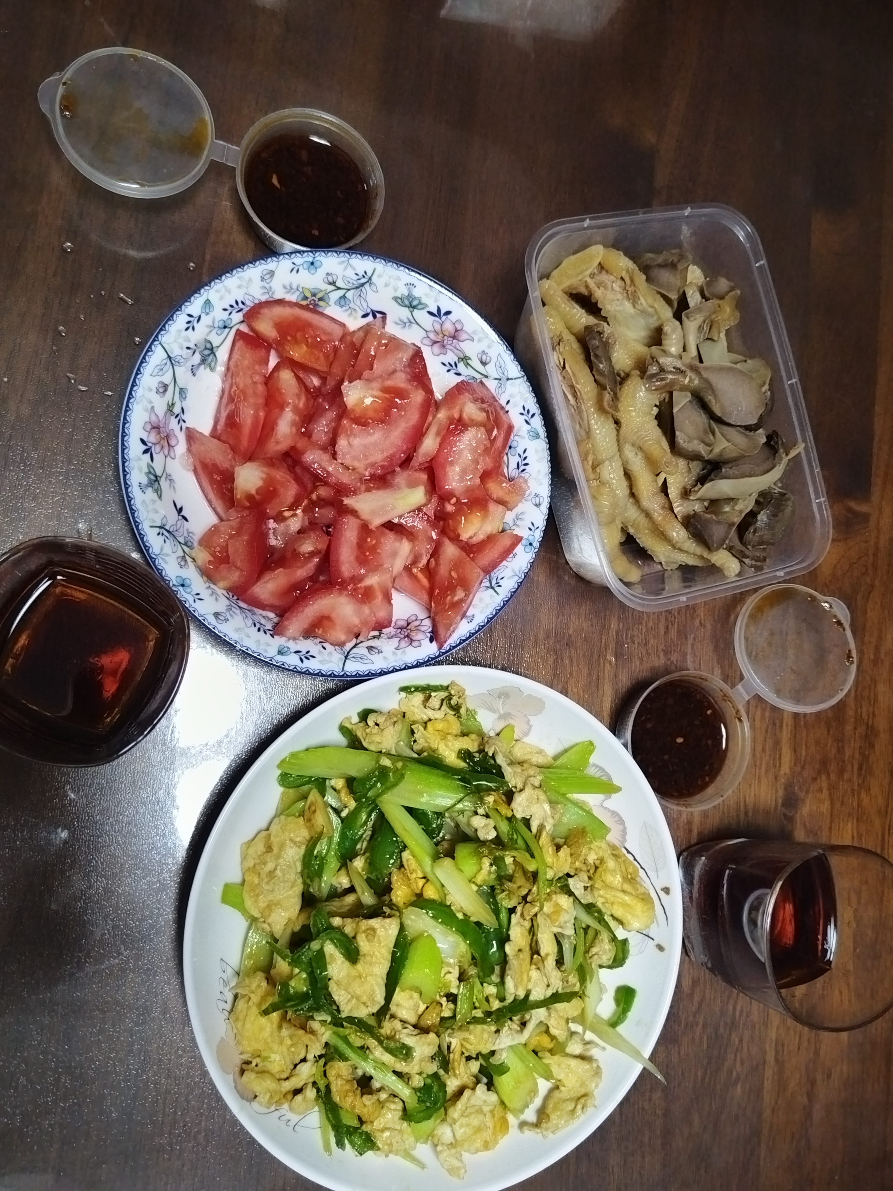 即得商城买的土鸡蛋真是好吃！红枣莲子粥喝起来。美好生活即得相伴